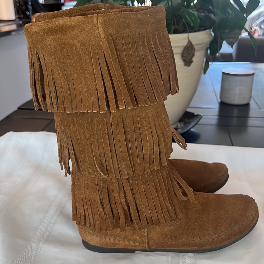 Minnetoka Moccasin 3 Layer Fringe Boots - Picture 5 of 9